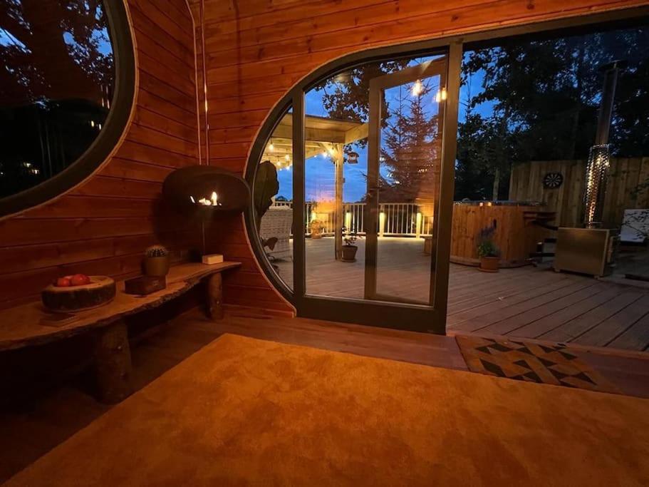 The Pines Treehouse At Treetops Hideouts Richmond  Exterior photo